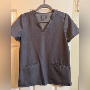 Figs scrub top